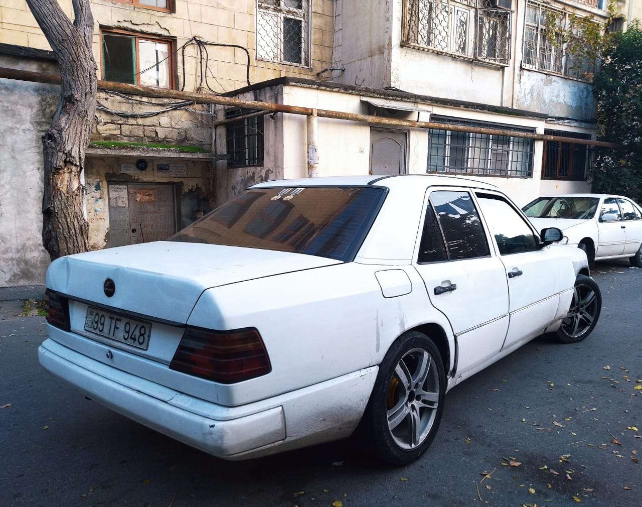 Mercedes E 200, 1988 il, 2.0 L, 300 000 km