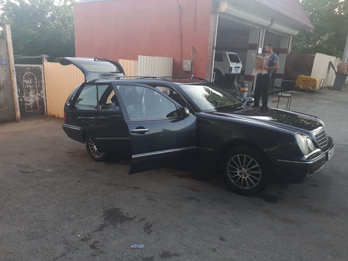 Mercedes E 220, 2002 il, 2.2 L, 350 000 km