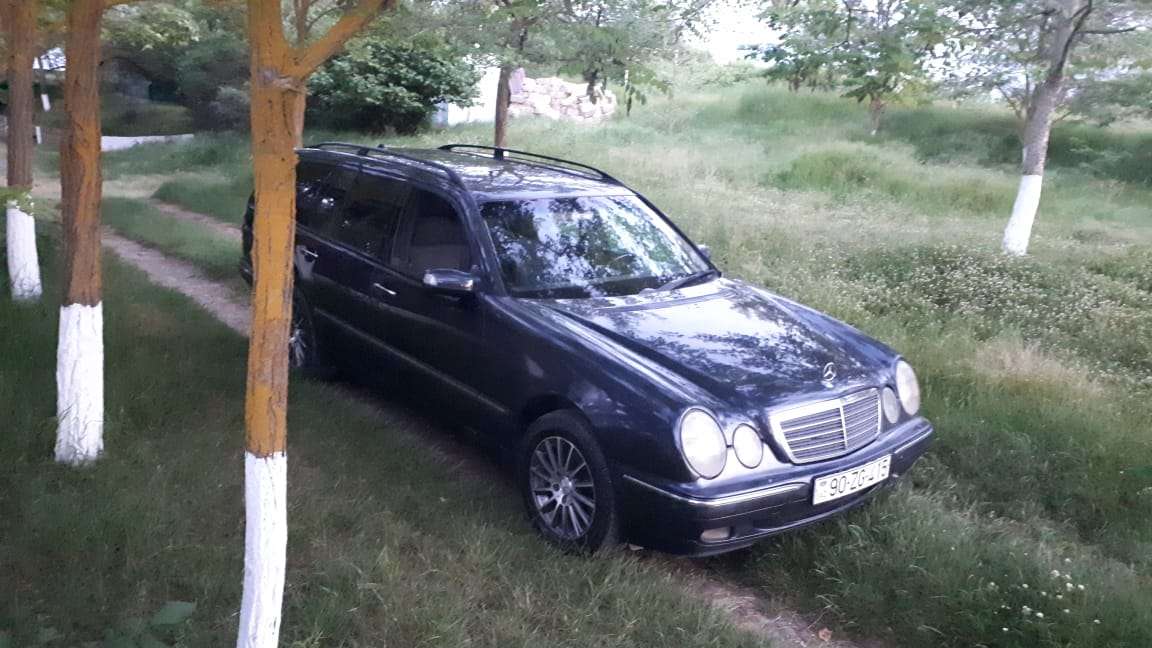 Mercedes E 220, 2002 il, 2.2 L, 350 000 km