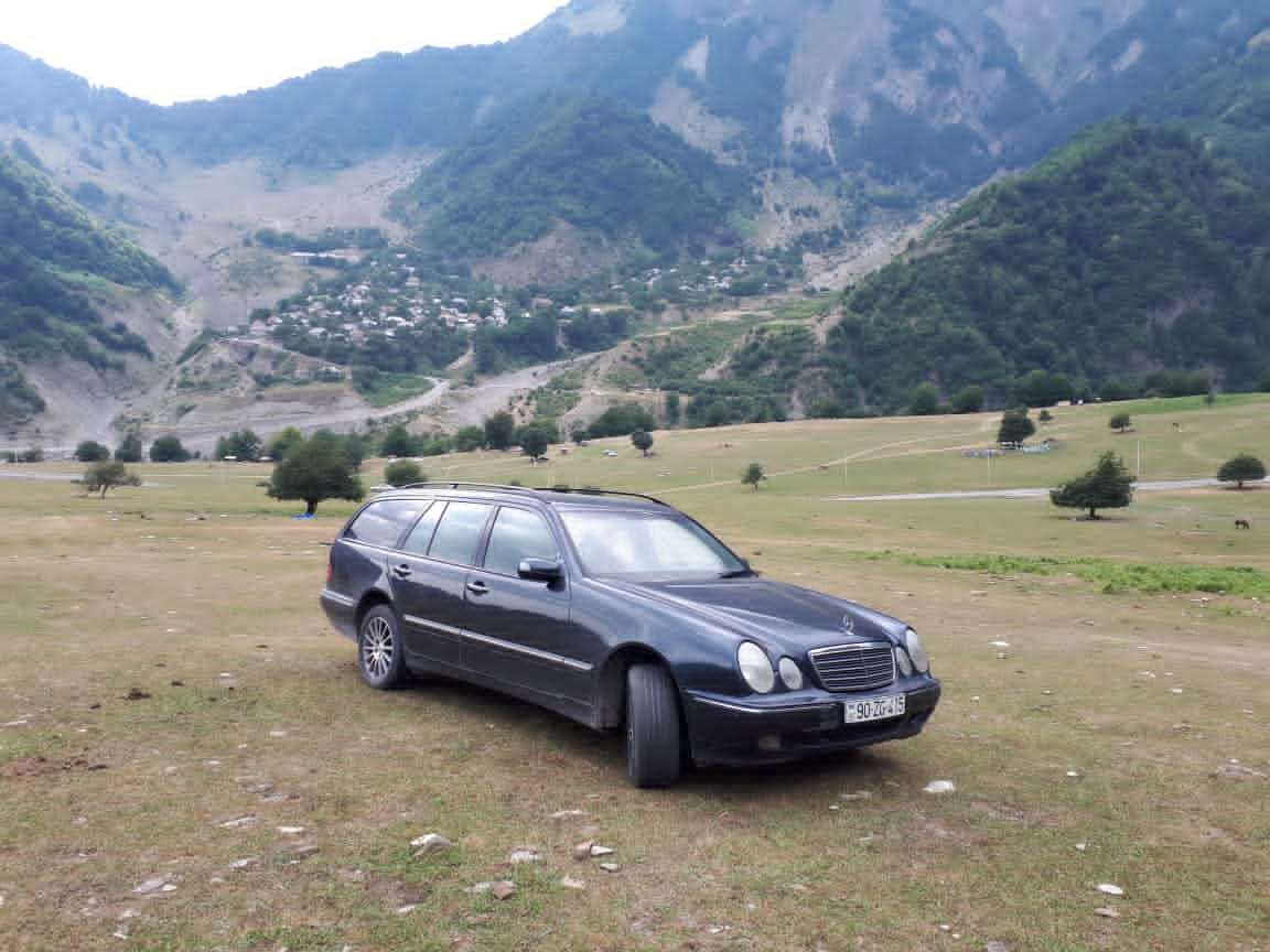 Mercedes E 220, 2002 il, 2.2 L, 350 000 km