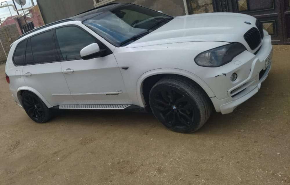 BMW X5, 2007 il, 4.8 L, 268 000 km