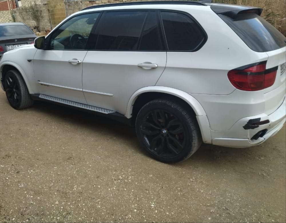 BMW X5, 2007 il, 4.8 L, 268 000 km