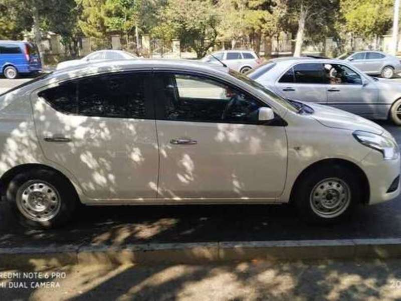 Nissan Sunny, 2015 il, 1.2 L, 129 000 km