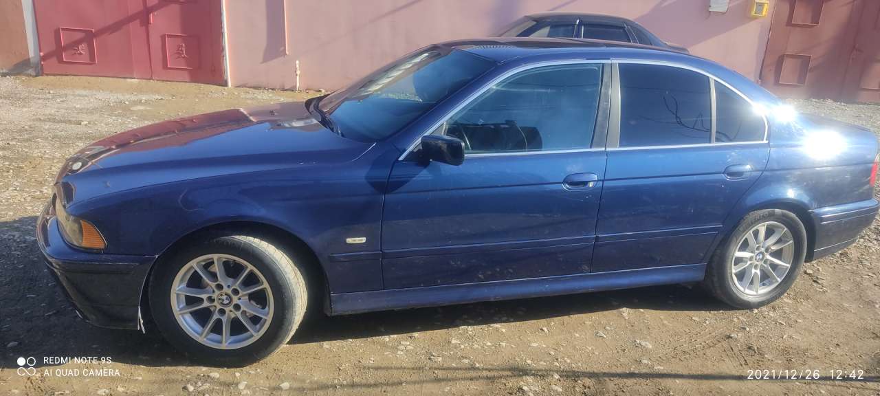 BMW 528, 1997 il, 2.8 L, 322 000 km