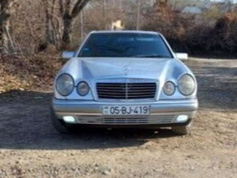 Mercedes E 220, 1998 il, 2.2 L, 888 520 km