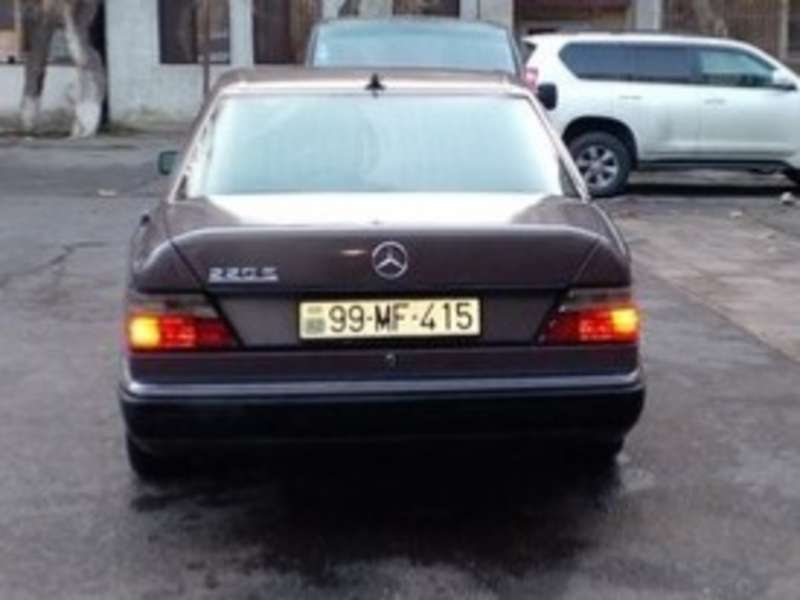 Mercedes E 220, 1993 il, 2.2 L, 320 000 km
