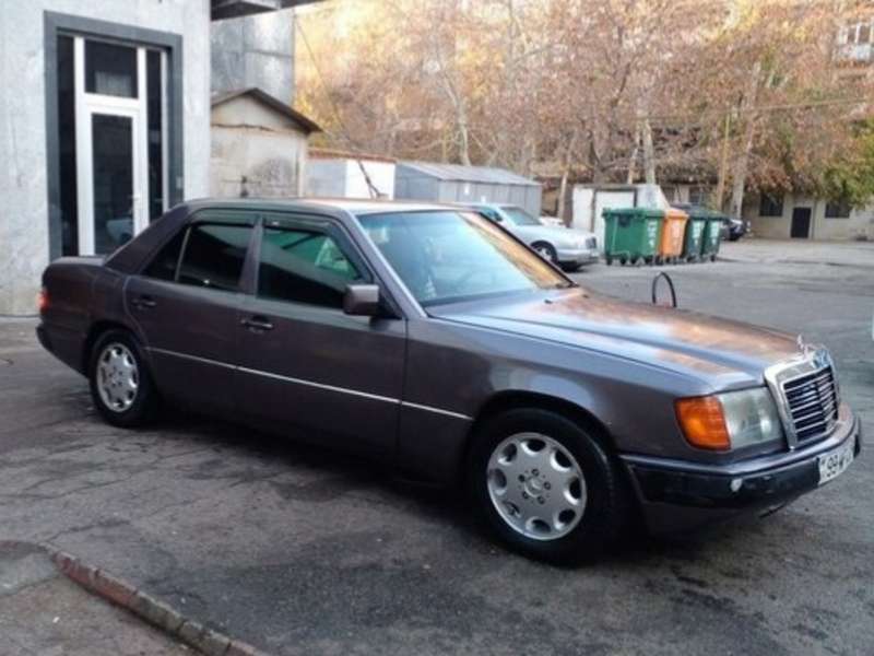 Mercedes E 220, 1993 il, 2.2 L, 320 000 km