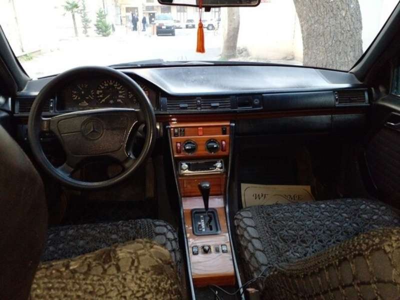 Mercedes E 220, 1993 il, 2.2 L, 320 000 km
