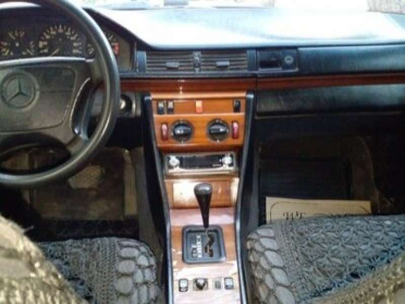 Mercedes E 220, 1993 il, 2.2 L, 320 000 km