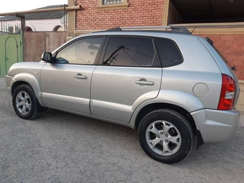 Hyundai Tucson, 2008 il, 2.0 L, 260 000 km