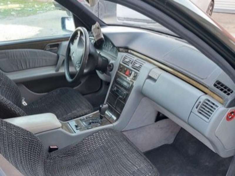 Mercedes E 200, 1996 il, 2.0 L, 236 800 km