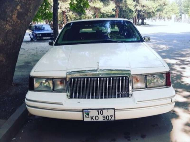 Lincoln Towncar, 1994 il, 4.6 L, 200 000 km