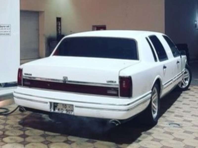 Lincoln Towncar, 1994 il, 4.6 L, 200 000 km