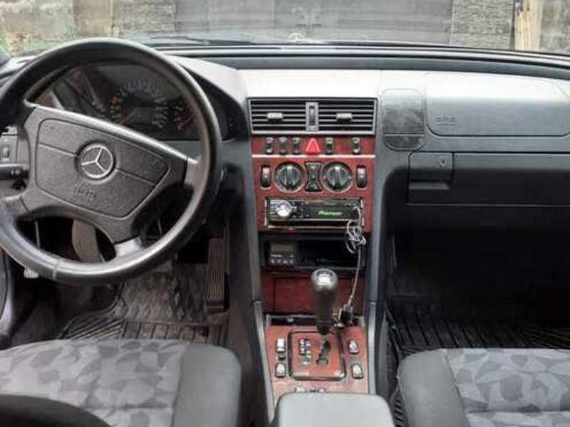 Mercedes C 200, 1999 il, 2.0 L, 323 000 km