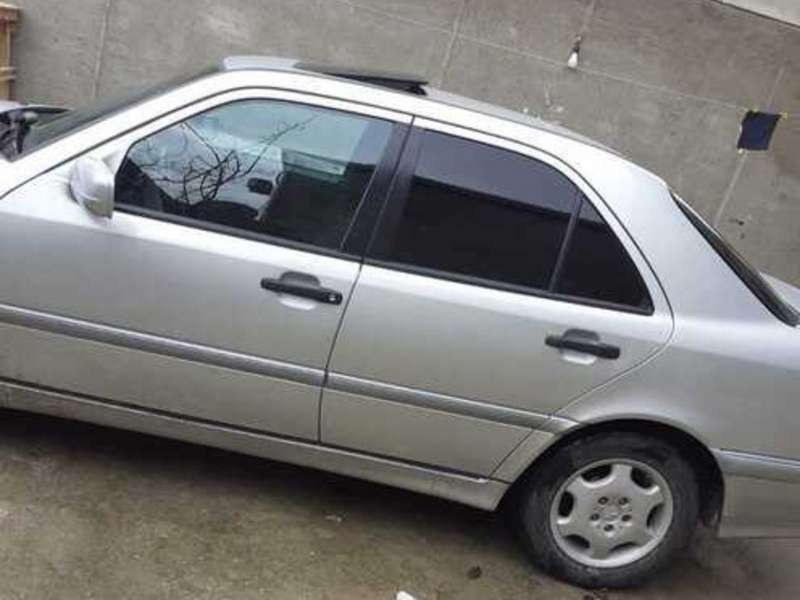Mercedes C 200, 1999 il, 2.0 L, 323 000 km