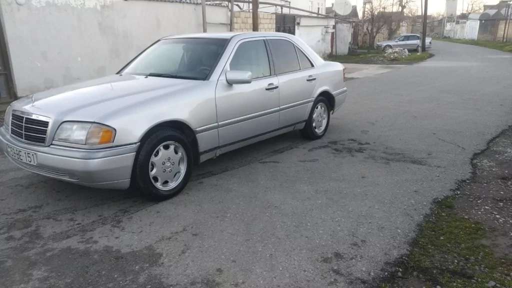 Mercedes C 230, 1997 il, 2.3 L, 275 000 km