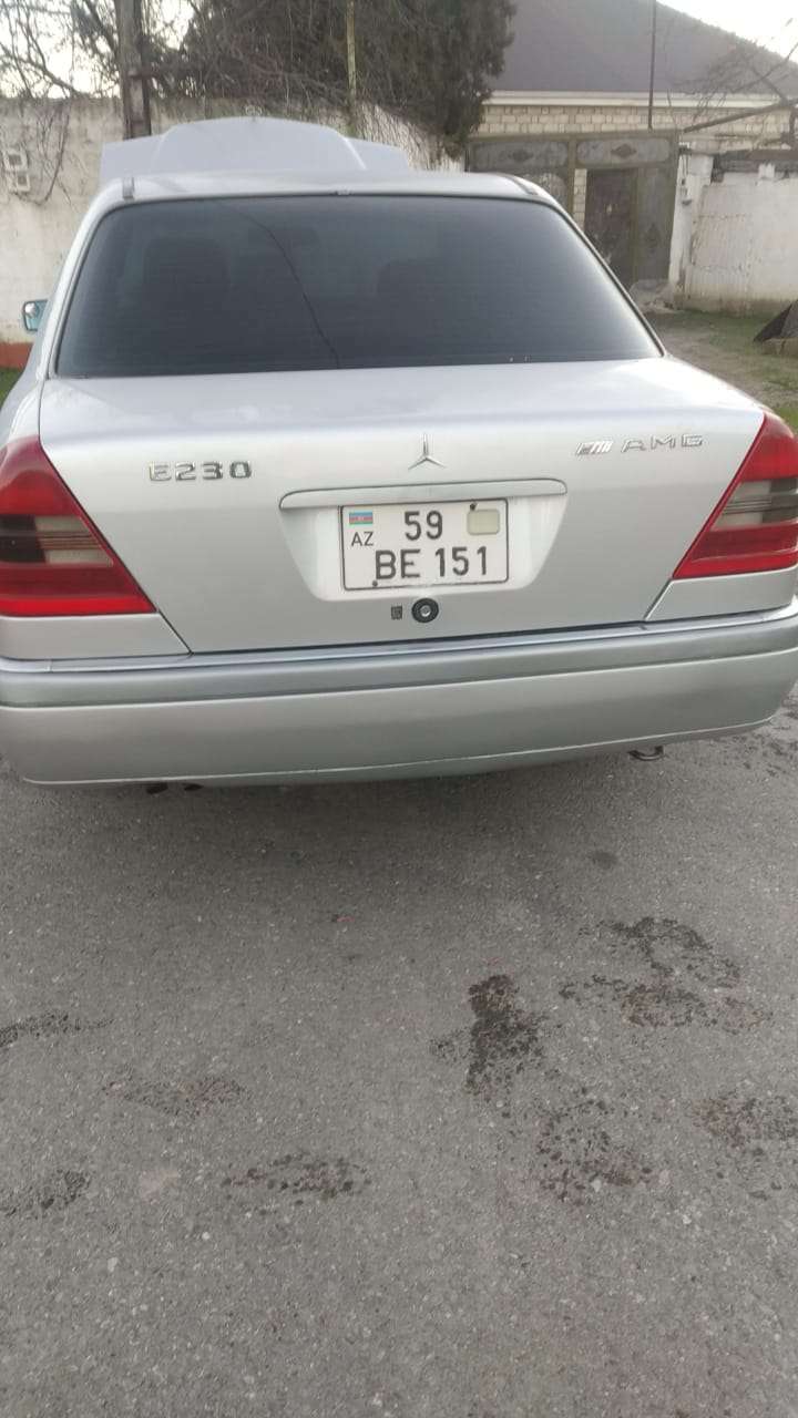 Mercedes C 230, 1997 il, 2.3 L, 275 000 km