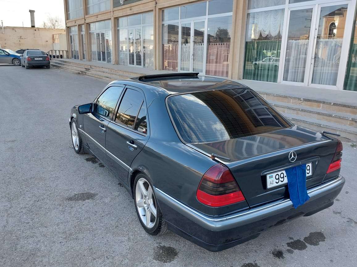 Mercedes C 240, 1999 il, 2.4 L, 274 000 km