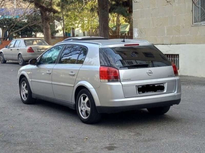 Opel Signum, 2003 il, 2.2 L, 212 000 km
