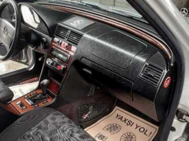 Mercedes C 200, 1998 il, 2.0 L, 240 000 km