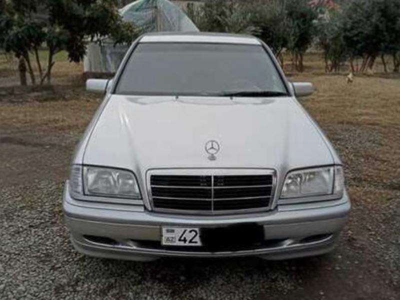 Mercedes C 200, 1998 il, 2.0 L, 240 000 km