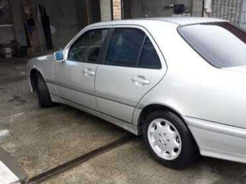 Mercedes C 200, 1998 il, 2.0 L, 240 000 km