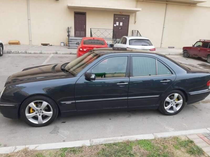 Mercedes E 240, 2001 il, 2.6 L, 350 000 km