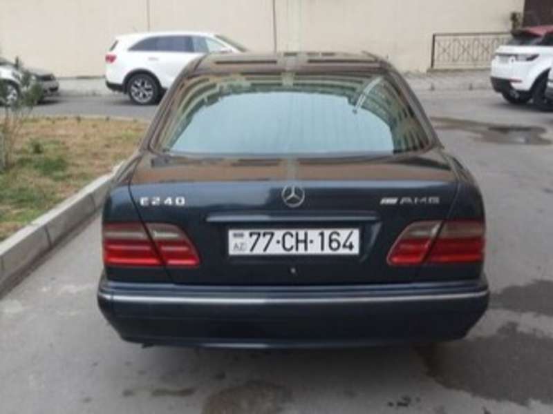 Mercedes E 240, 2001 il, 2.6 L, 350 000 km