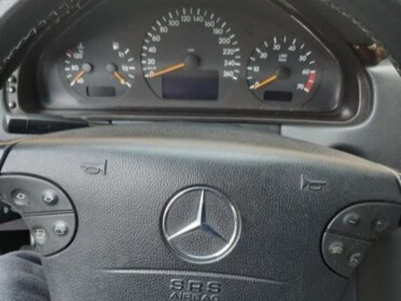 Mercedes E 240, 2001 il, 2.6 L, 350 000 km