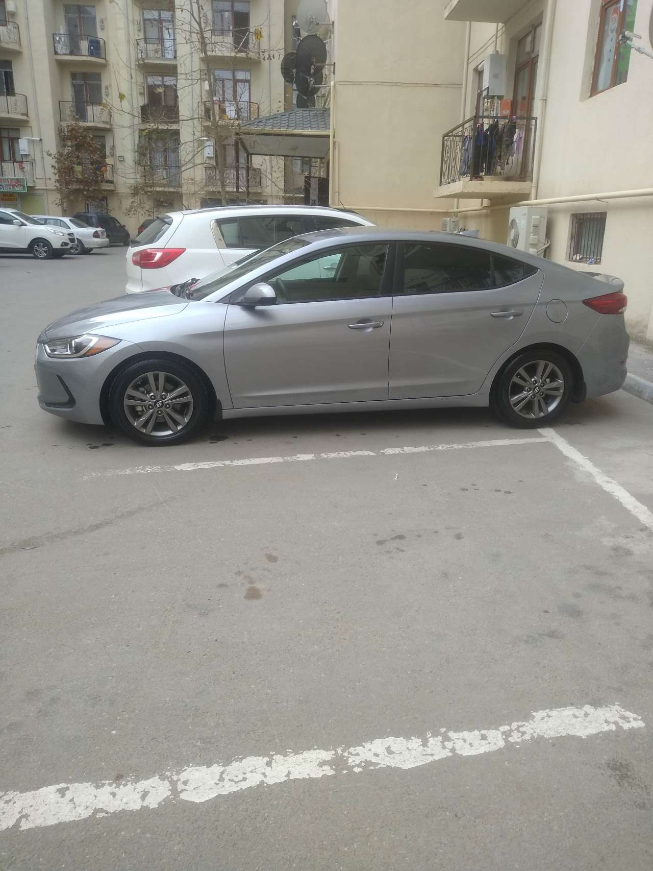 Hyundai Elantra, 2016 il, 2.0 L, 58 000 km