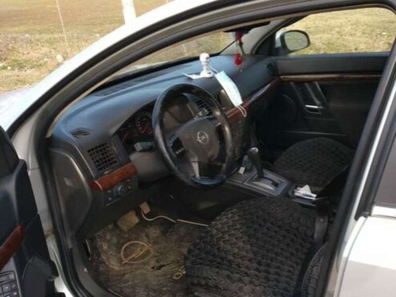 Opel Vectra, 2003 il, 2.2 L, 320 000 km