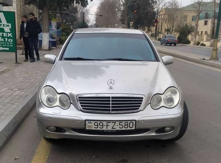 Mercedes C 200, 2000 il, 2.0 L, 337 325 km