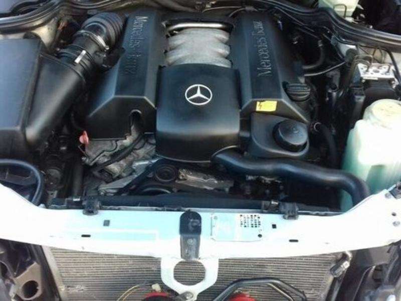 Mercedes E 240, 1999 il, 2.4 L, 327 600 km