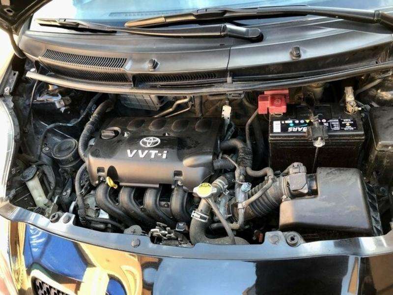 Toyota Yaris, 2008 il, 1.3 L, 220 000 km
