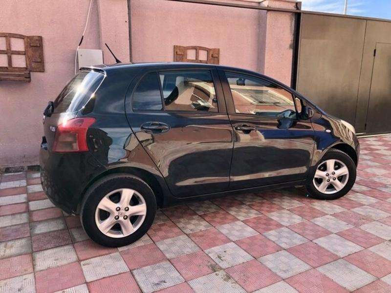 Toyota Yaris, 2008 il, 1.3 L, 220 000 km
