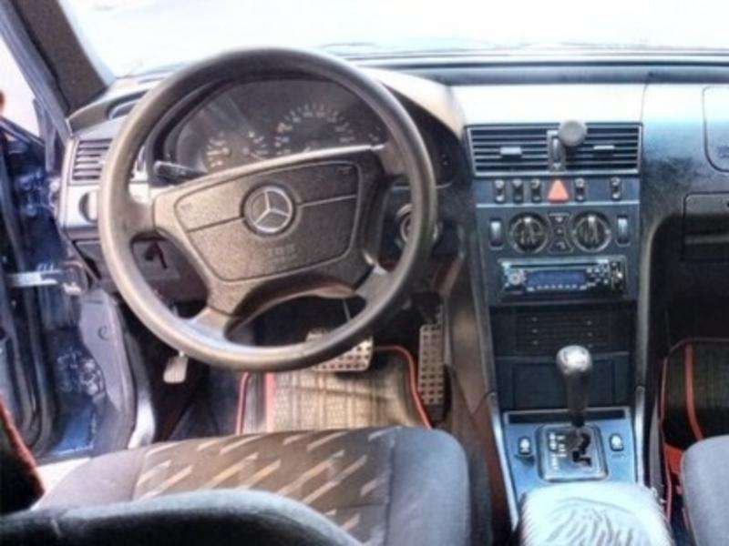 Mercedes C 220, 1999 il, 2.2 L, 283 371 km