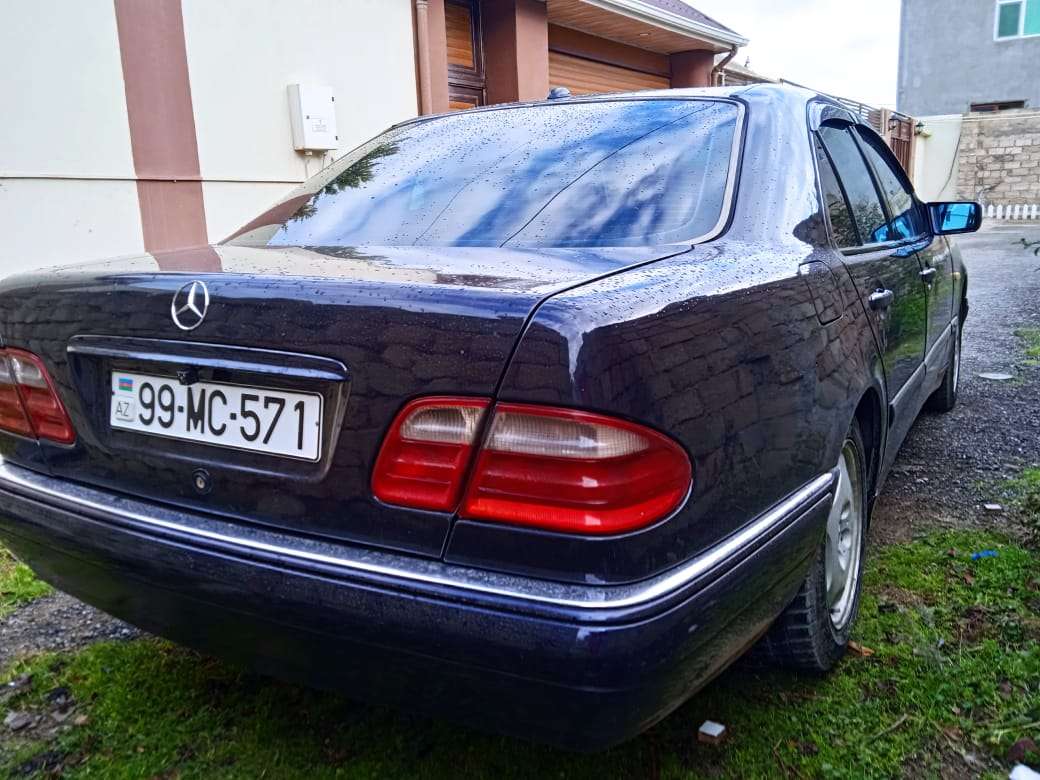 Mercedes E 240, 1998 il, 2.4 L, 35 870 km