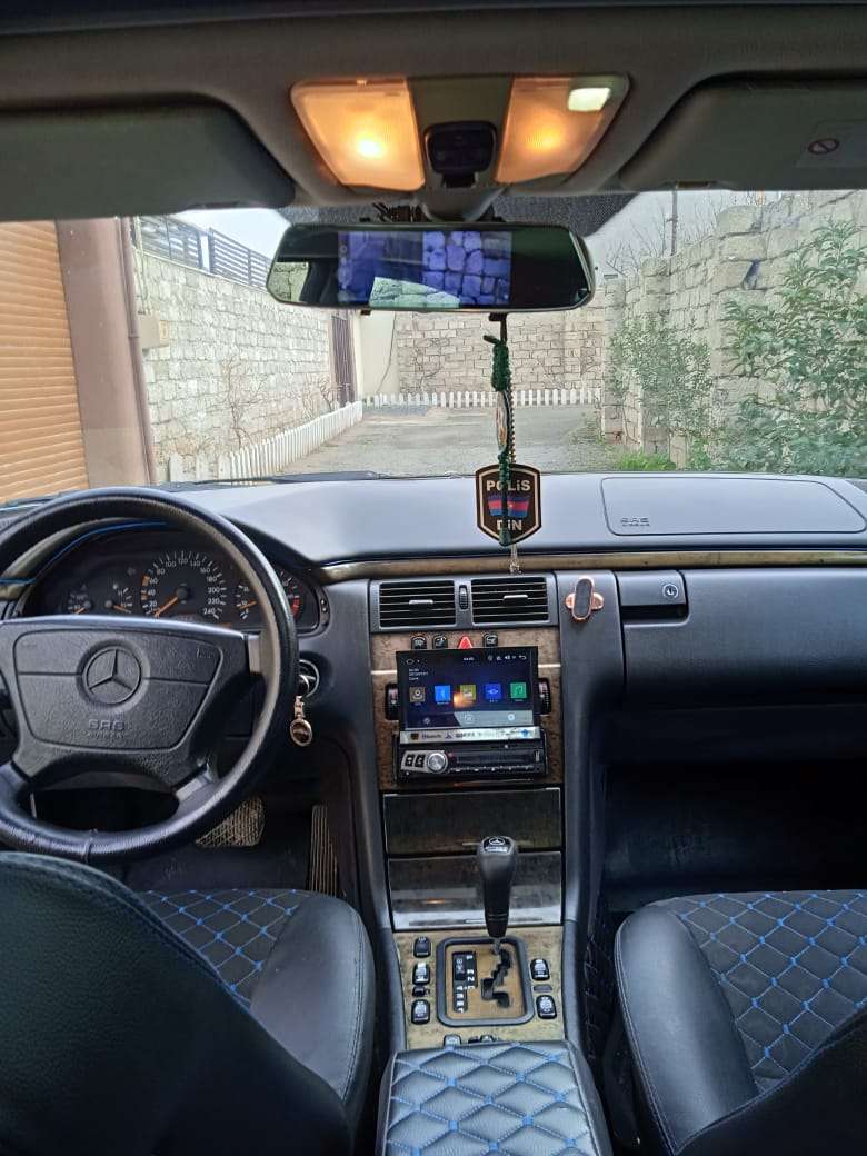 Mercedes E 240, 1998 il, 2.4 L, 35 870 km