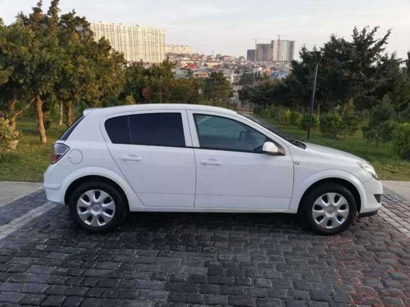 Opel Astra, 2009 il, 1.4 L, 246 000 km