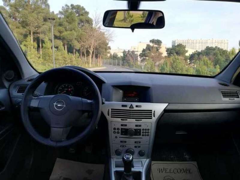 Opel Astra, 2009 il, 1.4 L, 246 000 km
