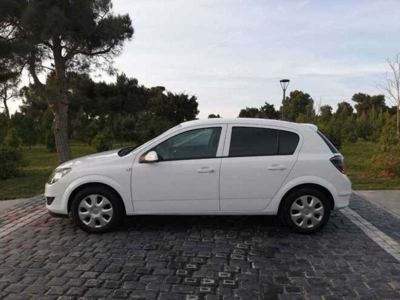 Opel Astra, 2009 il, 1.4 L, 246 000 km