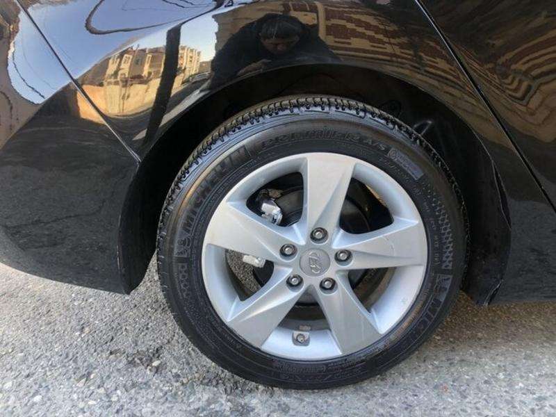 Hyundai Elantra, 2011 il, 1.8 L, 174 000 km