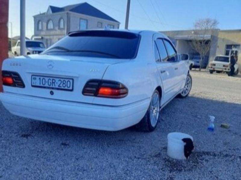 Mercedes E 280, 1996 il, 2.8 L, 120 000 km
