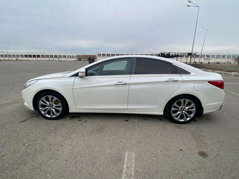 Hyundai Sonata, 2011 il, 2.0 L, 20 000 km