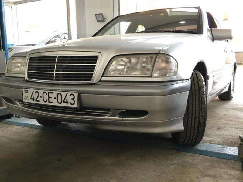 Mercedes C 200, 1998 il, 2.0 L, 300 000 km