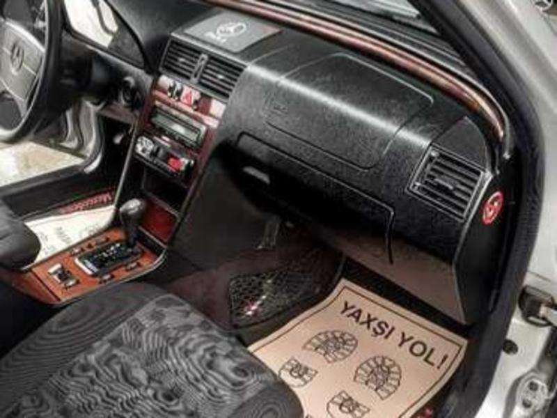 Mercedes C 200, 1998 il, 2.0 L, 300 000 km