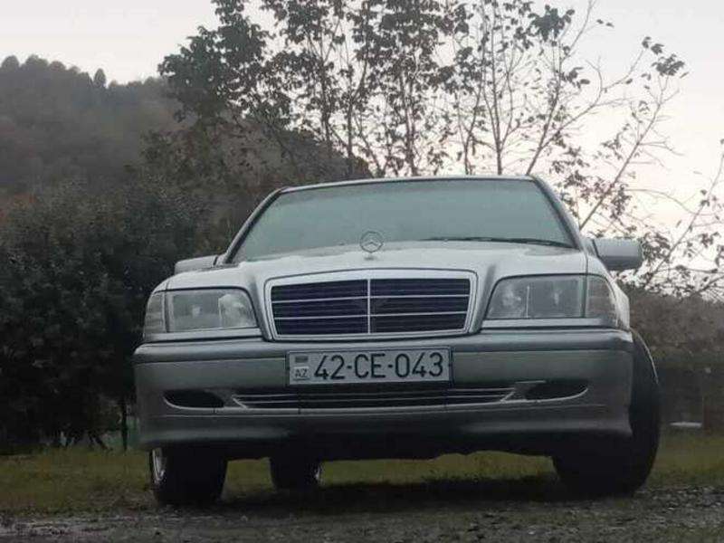 Mercedes C 200, 1998 il, 2.0 L, 300 000 km