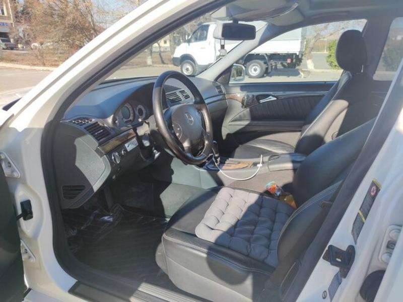 Mercedes E 320, 2003 il, 3.2 L, 275 460 km
