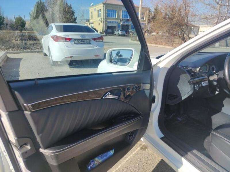 Mercedes E 320, 2003 il, 3.2 L, 275 460 km