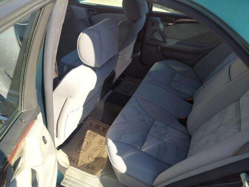Mercedes E 240, 1998 il, 2.4 L, 245 200 km